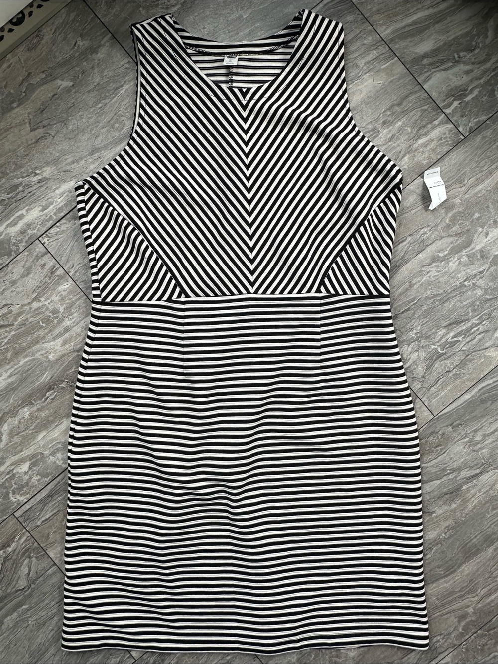 Old Navy Women’s XL Black White Striped Sleeveless Stretch Sheath Dress
